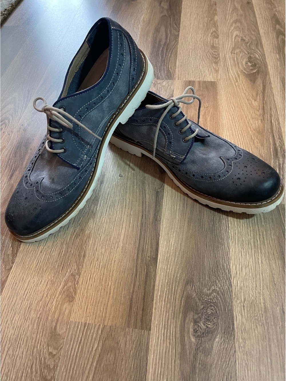 Lucky Brand  Blue Suede Oxford Shoes with White Sole, Size